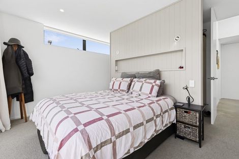 Photo of property in 7 Fern Burn Close, Wanaka, 9305