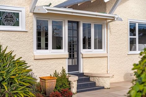 Photo of property in 44 College Street, College Estate, Whanganui, 4500