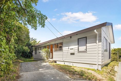 Photo of property in 42b Glanmire Road, Newlands, Wellington, 6037