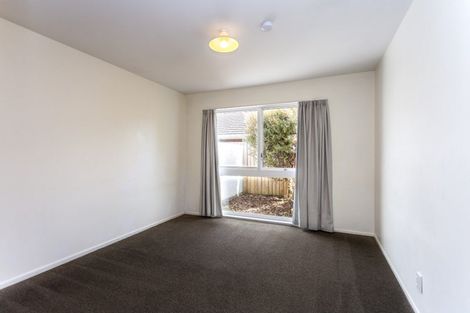 Photo of property in 8 Ashfield Place, Ilam, Christchurch, 8041