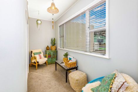 Photo of property in 107 Onepu Road, Lyall Bay, Wellington, 6022