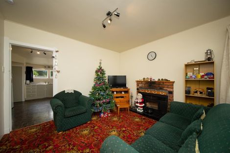 Photo of property in 37 Station Road, Marton, 4710