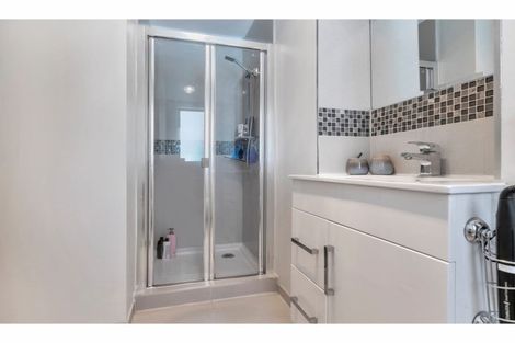 Photo of property in 38 Sailfish Drive, West Harbour, Auckland, 0618