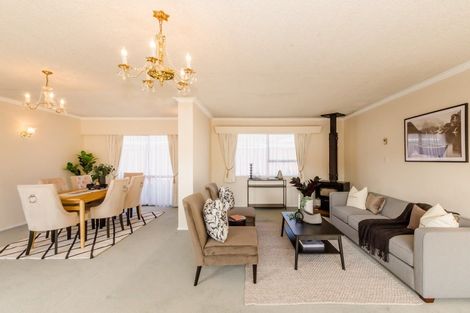 Photo of property in 31 Rewarewa Crescent, Waikanae, 5036