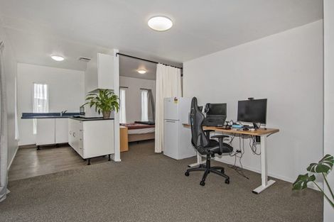 Photo of property in 24 Mountain Road, Morningside, Whangarei, 0110
