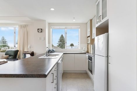 Photo of property in 12 Maunganui Road, Mount Maunganui, 3116
