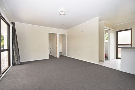Photo of property in 2/87 Kayes Road, Pukekohe, 2120