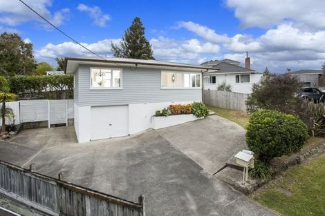 Photo of property in 1/97 Eskdale Road, Birkdale, Auckland, 0626