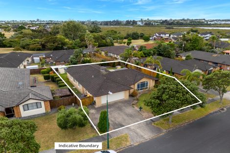 Photo of property in 35 Croftview Road, Wattle Downs, Auckland, 2103