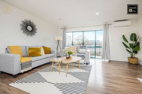 Photo of property in 2/1 Briar Way, New Lynn, Auckland, 0600