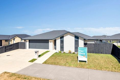 Photo of property in 11 Kimbrae Drive, Rototuna North, Hamilton, 3210