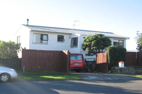 Photo of property in 114 Pikarere Street, Titahi Bay, Porirua, 5022