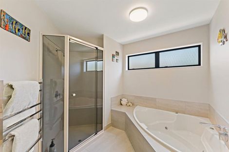 Photo of property in 2/33 Milford Road, Milford, Auckland, 0620