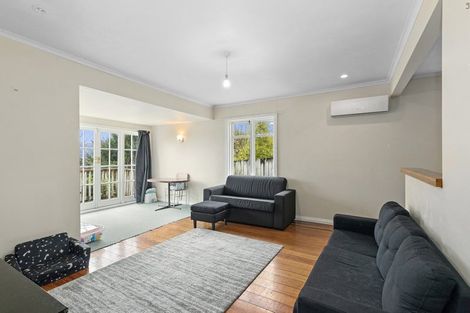 Photo of property in 33 Woodvale Grove, Fairfield, Lower Hutt, 5011