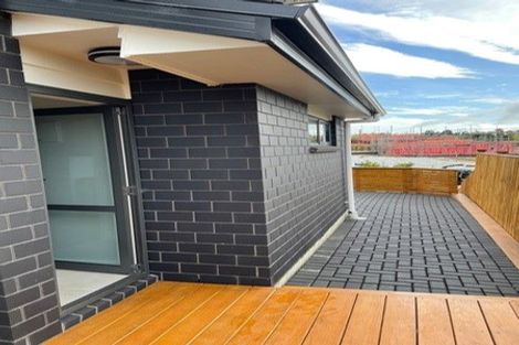 Photo of property in 1 Lawson Creek Street, Massey, Auckland, 0614