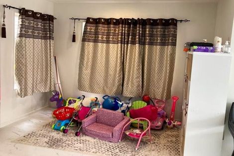 Photo of property in 43 Treestump Road, Takanini, 2112