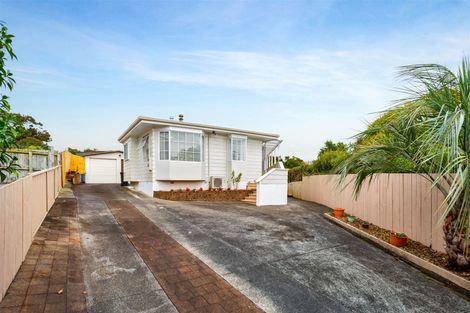 Photo of property in 1 Edgewood Way, Henderson, Auckland, 0612