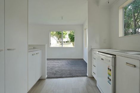 Photo of property in 6/24 Eastglen Road, Glen Eden, Auckland, 0602