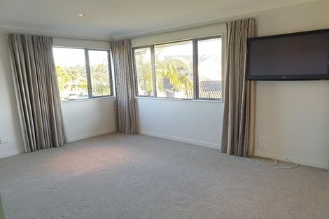 Photo of property in 5 Kelmore Place, Schnapper Rock, Auckland, 0632