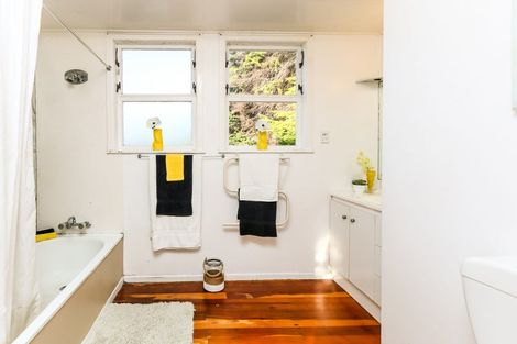 Photo of property in 83 Gloria Avenue, Te Atatu Peninsula, Auckland, 0610