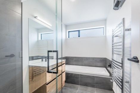 Photo of property in 1 Kapuka Lane, Wanaka, 9305