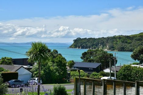 Photo of property in 51 Tindalls Bay Road, Tindalls Beach, Whangaparaoa, 0930