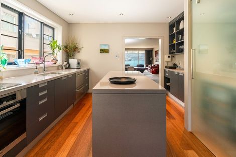 Photo of property in Broadwater Apartments, 214 Oriental Parade, Oriental Bay, Wellington, 6011