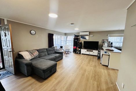 Photo of property in 444a Great South Road, Opaheke, Papakura, 2113