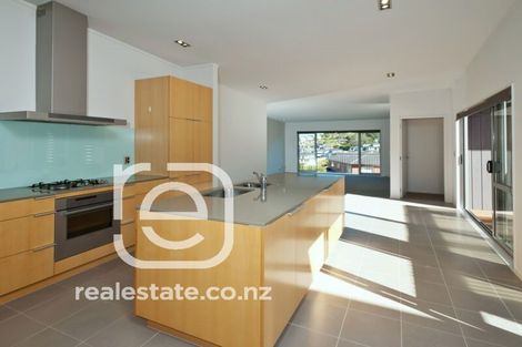 Photo of property in 62 Rising Parade, Fairview Heights, Auckland, 0632