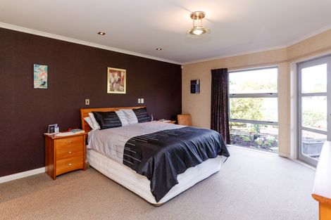 Photo of property in 19 Karina Terrace, Roslyn, Palmerston North, 4414