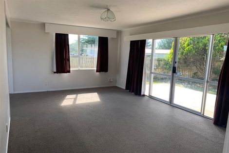 Photo of property in 54 Pukeroa Place, Papakura, 2110