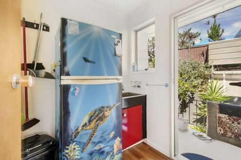 Photo of property in 18 George Herring Place, Glen Eden, Auckland, 0602