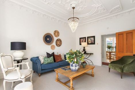 Photo of property in 17 Martin Avenue, Beckenham, Christchurch, 8023