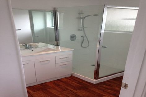 Photo of property in 1/10 Loop Road, Orewa, 0931