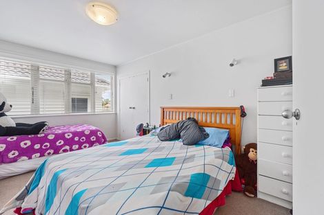 Photo of property in 22a Rewarewa Road, Te Atatu Peninsula, Auckland, 0610