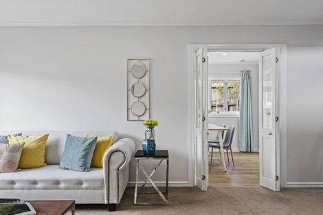 Photo of property in 1/23 Quebec Road, Milford, Auckland, 0620