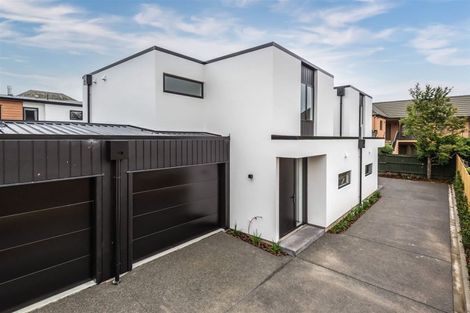 Photo of property in 10 Bishop Street, Green Bay, Auckland, 0604