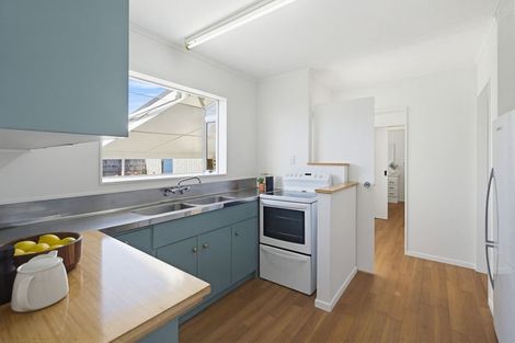 Photo of property in 12 Nimmo Avenue West, Waikanae, 5036