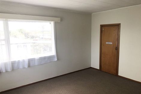 Photo of property in 75 Larnoch Road, Henderson, Auckland, 0610