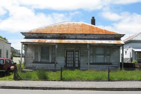 Photo of property in 85 Derby Street, Westport, 7825