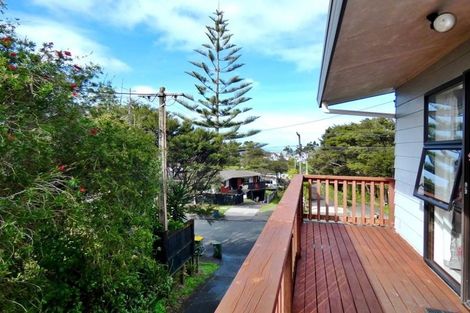 Photo of property in 57 Cliff View Drive, Green Bay, Auckland, 0604