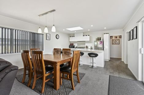 Photo of property in 43 Eddowes Street, Manurewa, Auckland, 2102