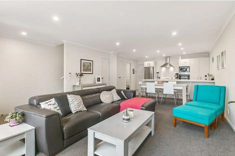 Photo of property in 51 Popokatea Drive, Takanini, 2112