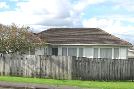 Photo of property in 687 Te Atatu Road, Te Atatu Peninsula, Auckland, 0610