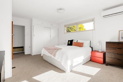 Photo of property in 37 Sandwich Road, St Andrews, Hamilton, 3200