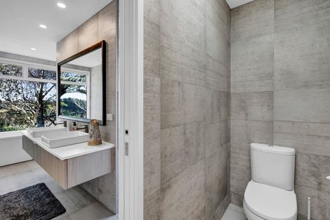 Photo of property in 321b Mangorei Road, Merrilands, New Plymouth, 4312