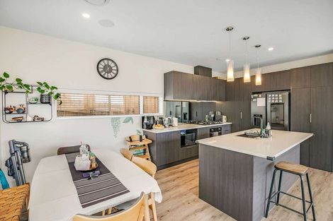 Photo of property in 103e Woodglen Road, Glen Eden, Auckland, 0602