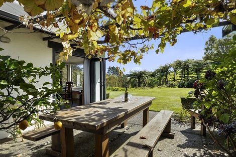 Photo of property in 475 Frankley Road, Hurworth, New Plymouth, 4371