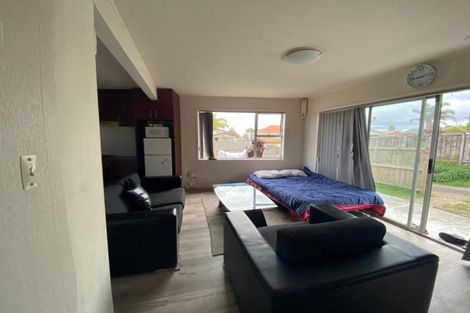 Photo of property in 92b Great South Road, Manurewa, Auckland, 2102