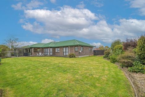 Photo of property in 19 Clearview Drive, Milson, Palmerston North, 4414